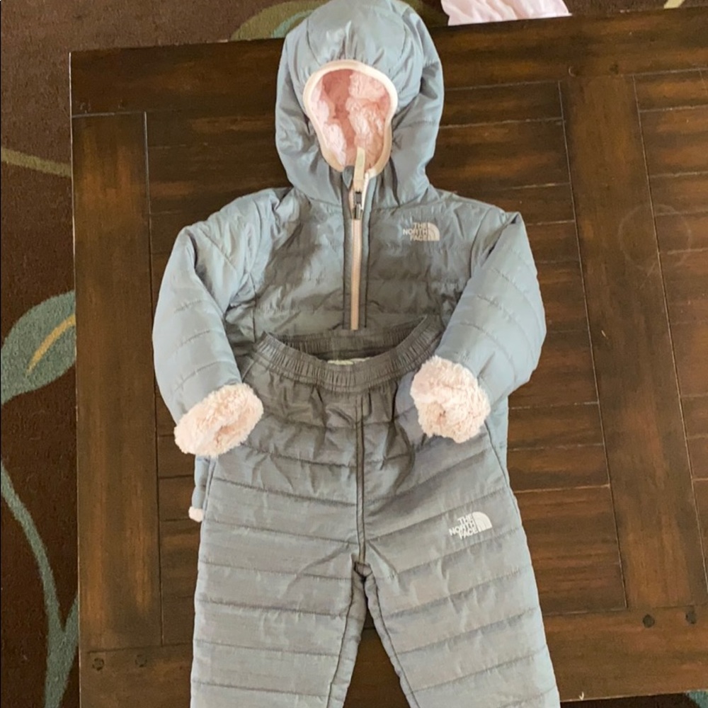 North Face reversible set 12-18 Months